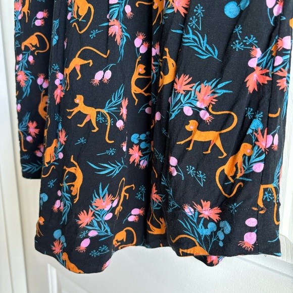 Maeve Picnic Buttondown in Black Motif - Picture 9 of 10